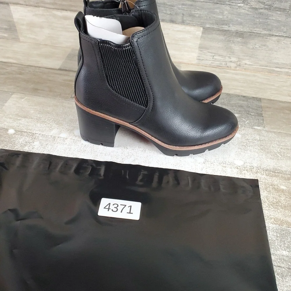 Naturalizer Madalynn Gore Womens Ankle Boots Sz 6 M Black Side Zip Block heel